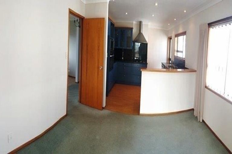 Photo of property in 1/37 Takutai Avenue, Half Moon Bay, Auckland, 2012