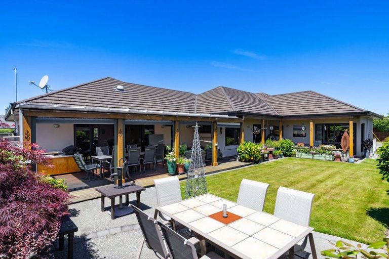 Photo of property in 17 Magnolia Drive, Springlands, Blenheim, 7201