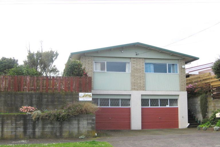 Photo of property in 48 Woodleigh Street, Frankleigh Park, New Plymouth, 4310
