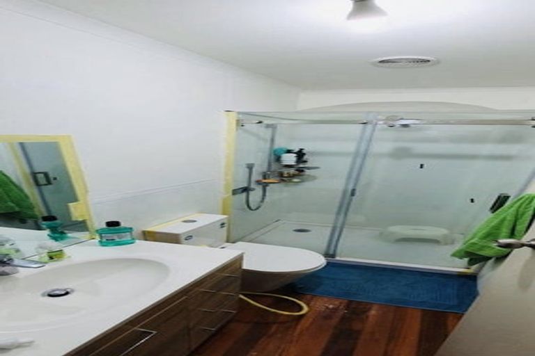 Photo of property in 1/8 Golf Road, New Lynn, Auckland, 0600