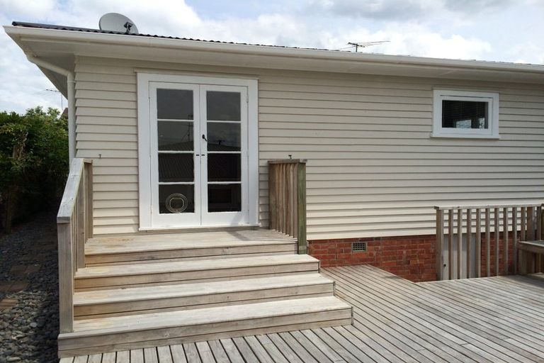 Photo of property in 1/13 Elliott Avenue, Bayview, Auckland, 0629