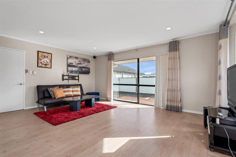 Photo of property in 58a Tironui Road, Takanini, 2112