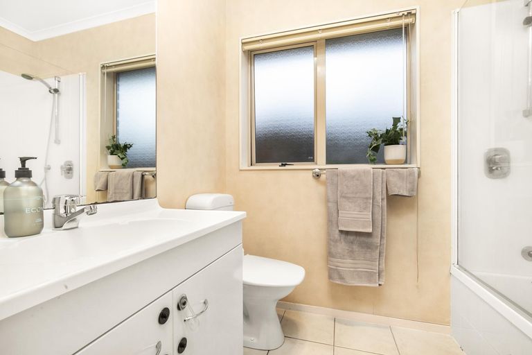 Photo of property in 8 Rushbury Place, Randwick Park, Auckland, 2105