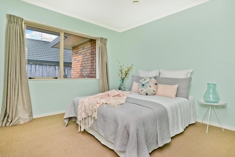 Photo of property in 10 Mangakoea Place, St Andrews, Hamilton, 3200