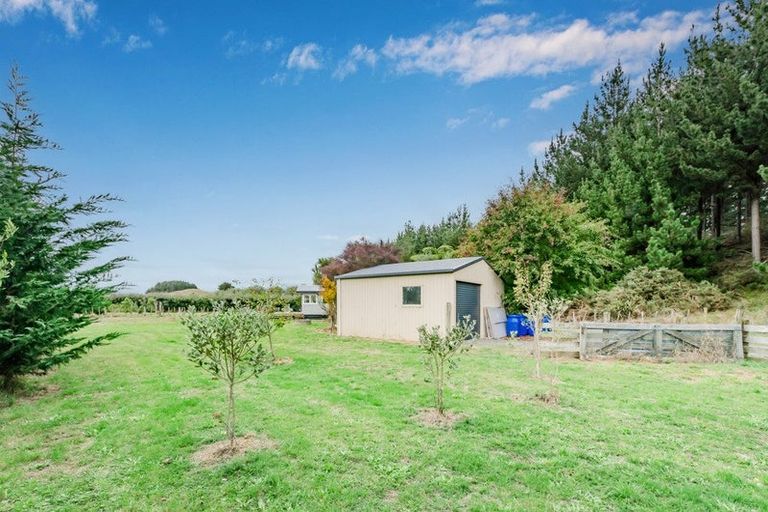 Photo of property in 577 Waikawa Beach Road, Waikawa Beach, Levin, 5573