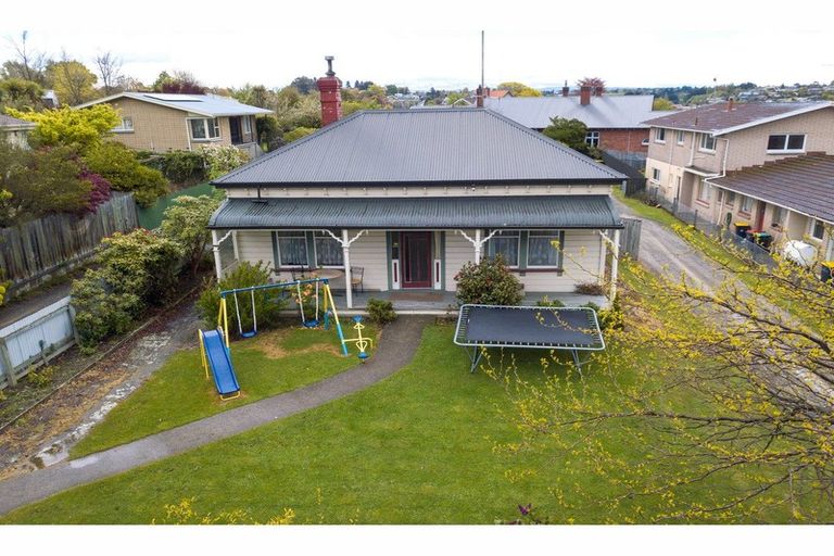 Photo of property in 12-12a Campbell Street, Maori Hill, Timaru, 7910