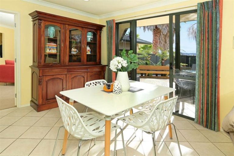 Photo of property in 1 Semillon Avenue, Henderson, Auckland, 0612