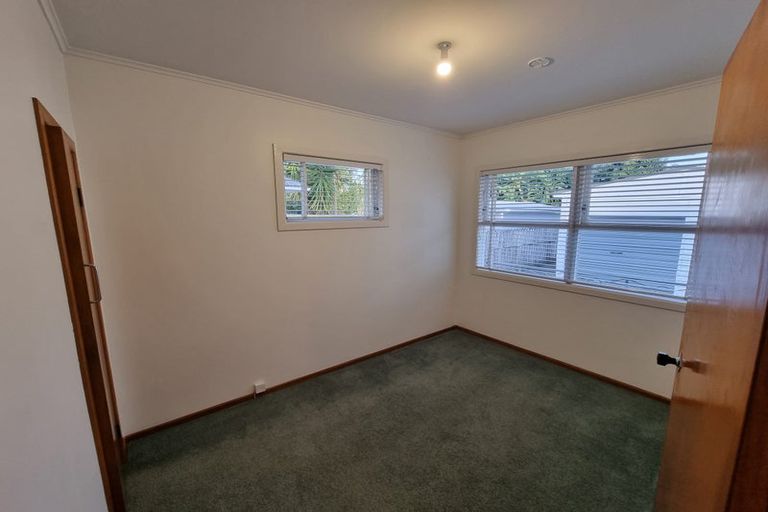 Photo of property in 6 Hereford Street, Te Atatu Peninsula, Auckland, 0610