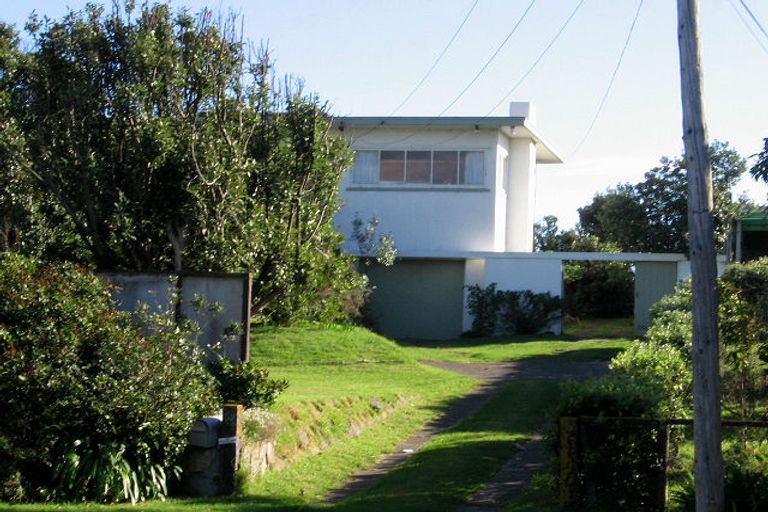 Photo of property in 85 Tutere Street, Waikanae Beach, Waikanae, 5036