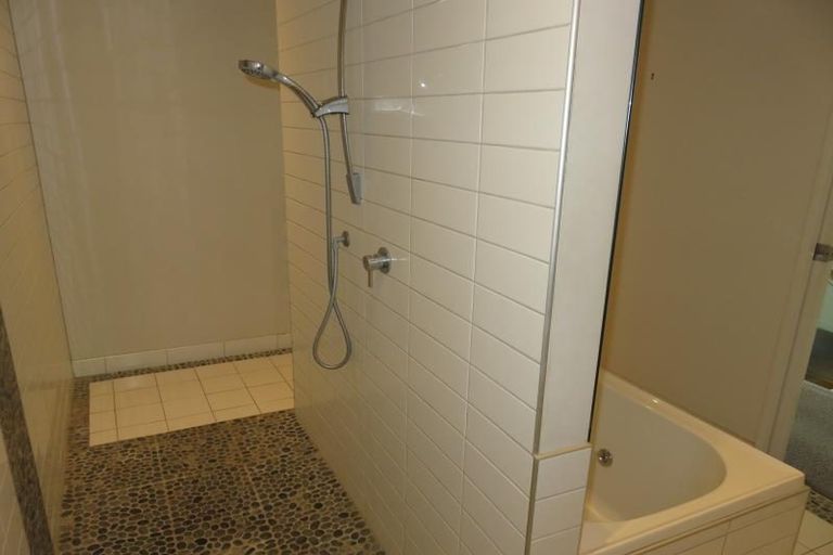 Photo of property in 3/142 Onslow Road, Khandallah, Wellington, 6035