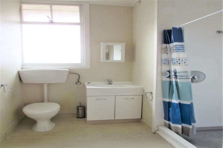 Photo of property in 4/110 Clyde Street, Island Bay, Wellington, 6023