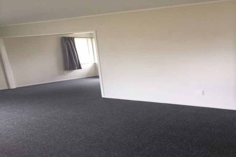 Photo of property in 9 Shale Avenue, Massey, Auckland, 0614