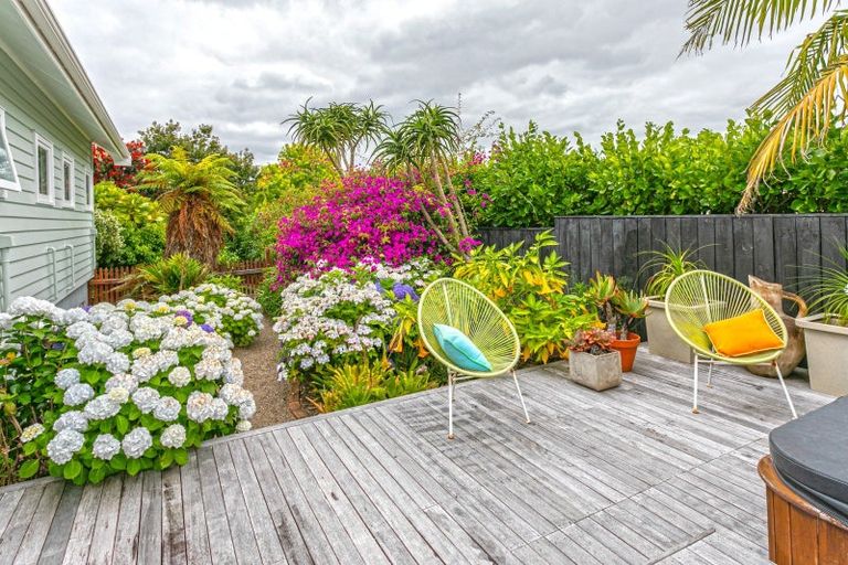 Photo of property in Cotswold Cottage B & B, 46 Maramarahi Road, Thames, 3578