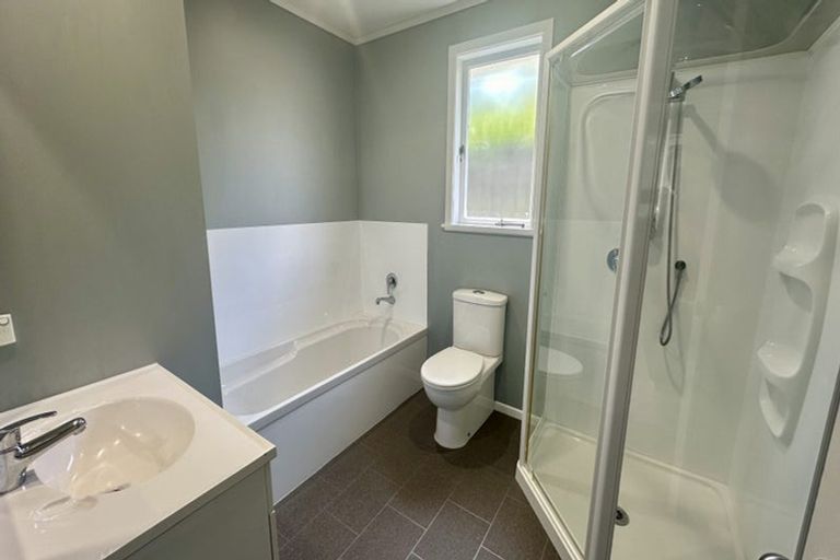 Photo of property in 13 Lucinda Place, Glen Eden, Auckland, 0602