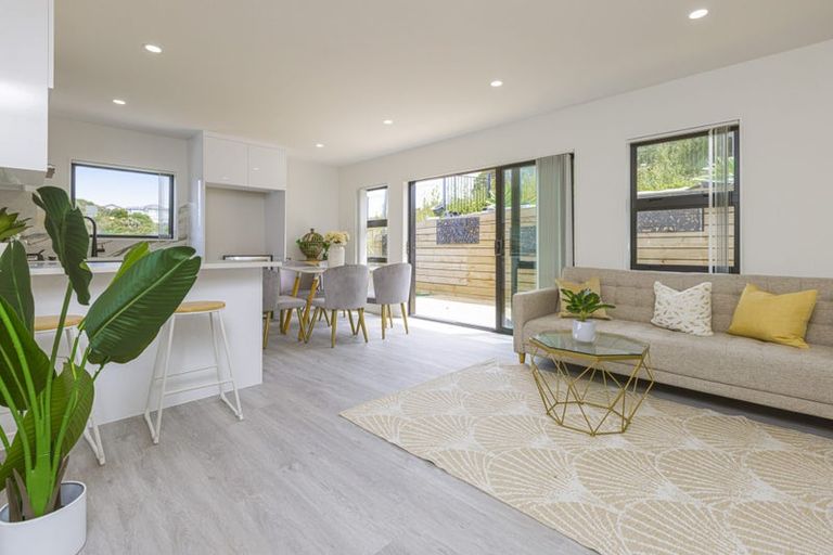 Photo of property in 2 Awaiti Way, Orewa, 0931