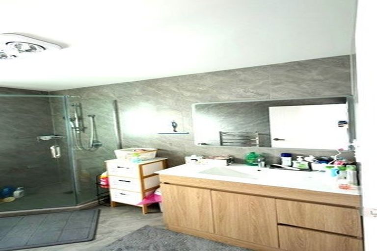 Photo of property in 5a Ainsdale Place, Manurewa, Auckland, 2102