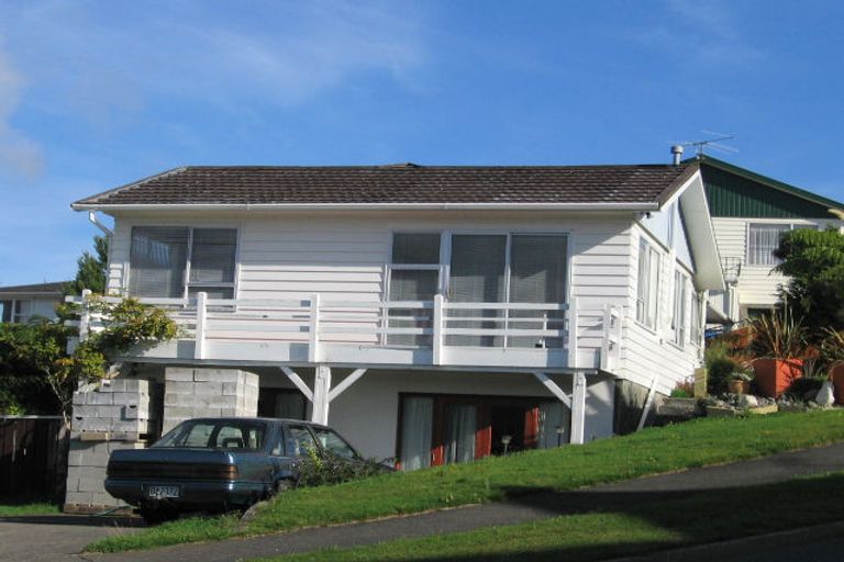 Photo of property in 4 Lone Tree Grove, Kelson, Lower Hutt, 5010