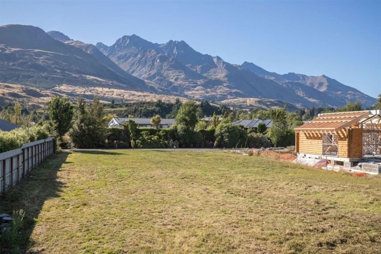 Photo of property in 10 Lochburn Avenue, Glenorchy, 9372