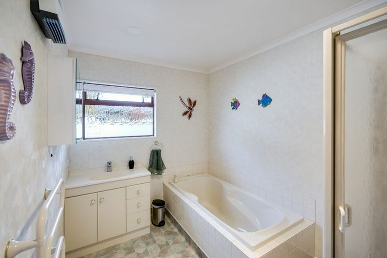 Photo of property in 8 Gresham Place, Taradale, Napier, 4112