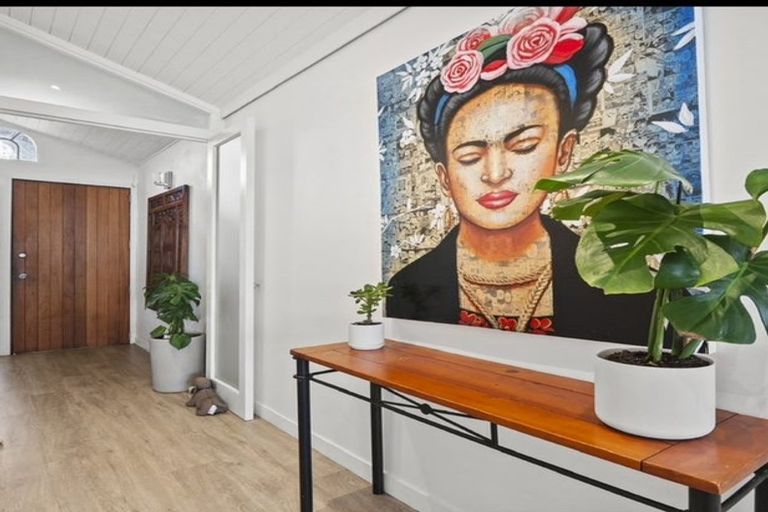 Photo of property in 80b Queen Street, Northcote Point, Auckland, 0627