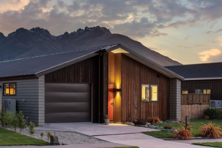 Photo of property in 43 Bannister Street, Jacks Point, Queenstown, 9371