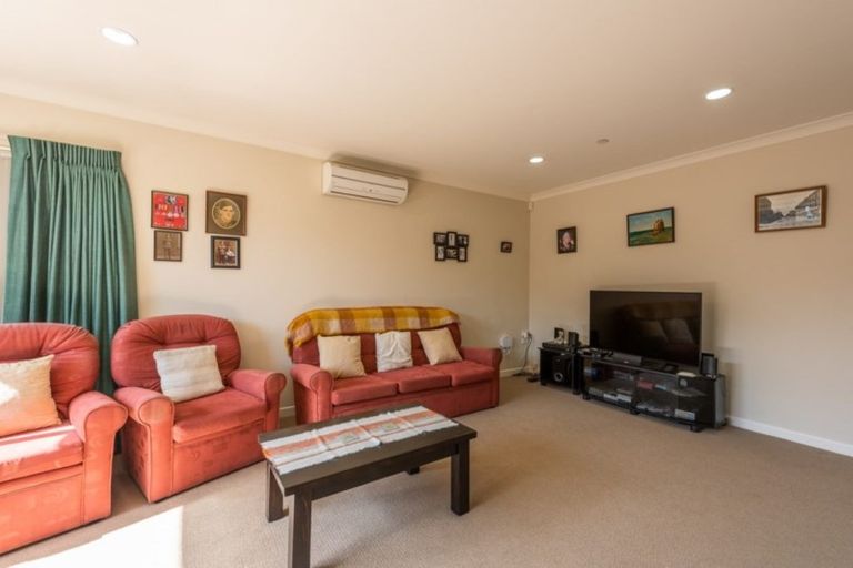 Photo of property in 11 Ian Peter Way, Otaki, 5512