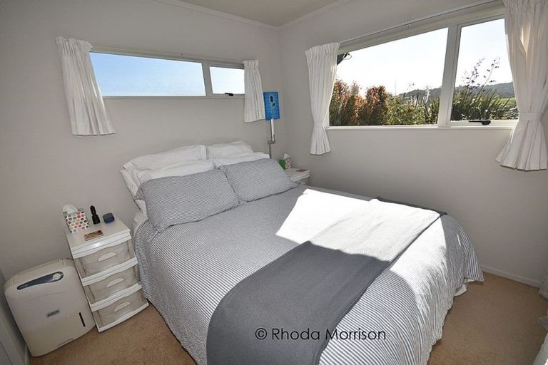 Photo of property in 6 Skelton Crescent, Paparoa, 0571