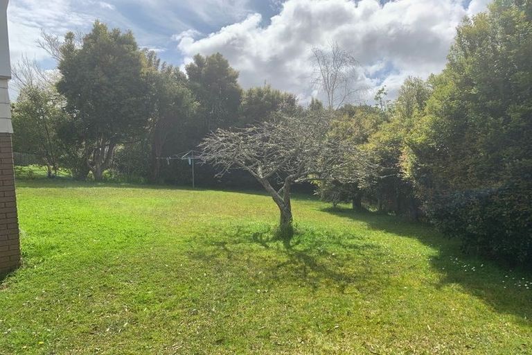 Photo of property in 11 Cockayne Crescent, Sunnynook, Auckland, 0620