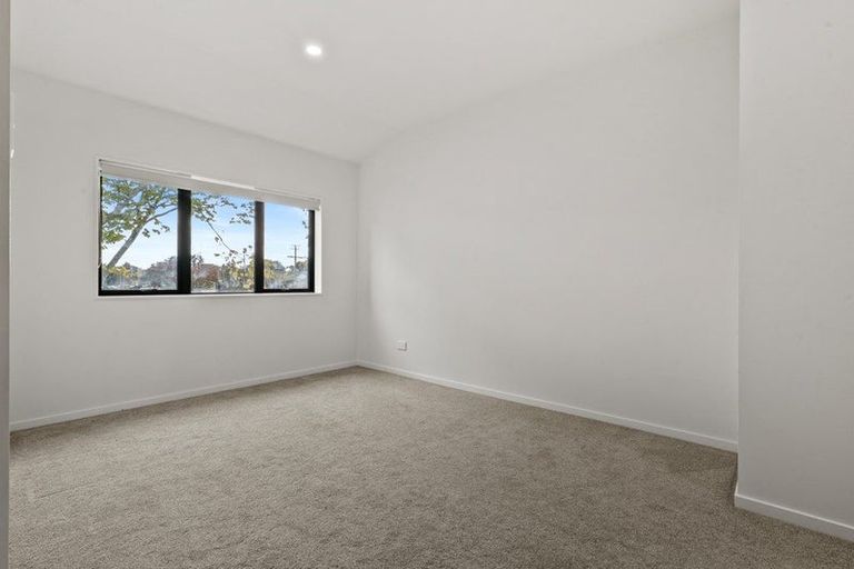 Photo of property in 13c Edinburgh Avenue, Rosehill, Papakura, 2113