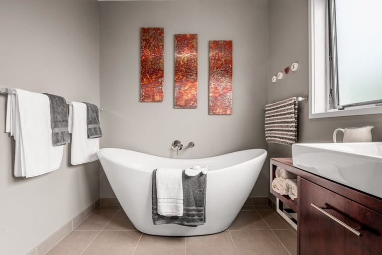 Photo of property in 6 Marnane Terrace, St Andrews, Hamilton, 3200