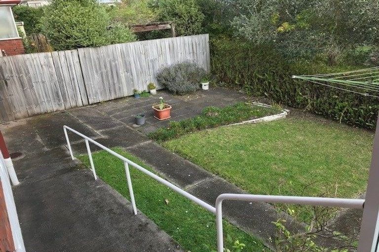 Photo of property in 2/11 Winscombe Street, Belmont, Auckland, 0622