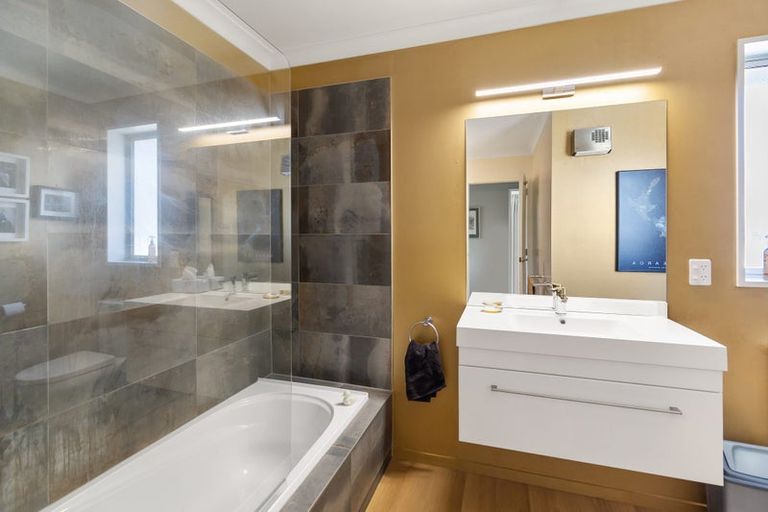 Photo of property in 39 Oxford Street, West End, Timaru, 7910