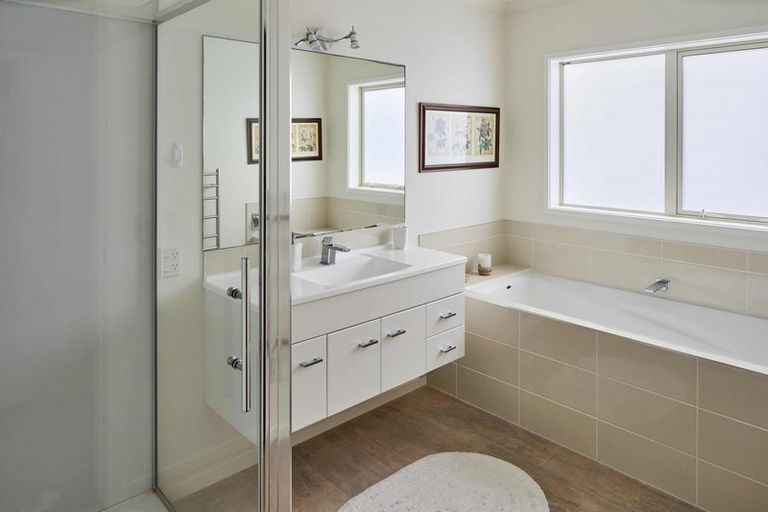 Photo of property in 19 Gray Street, Pukerua Bay, 5026