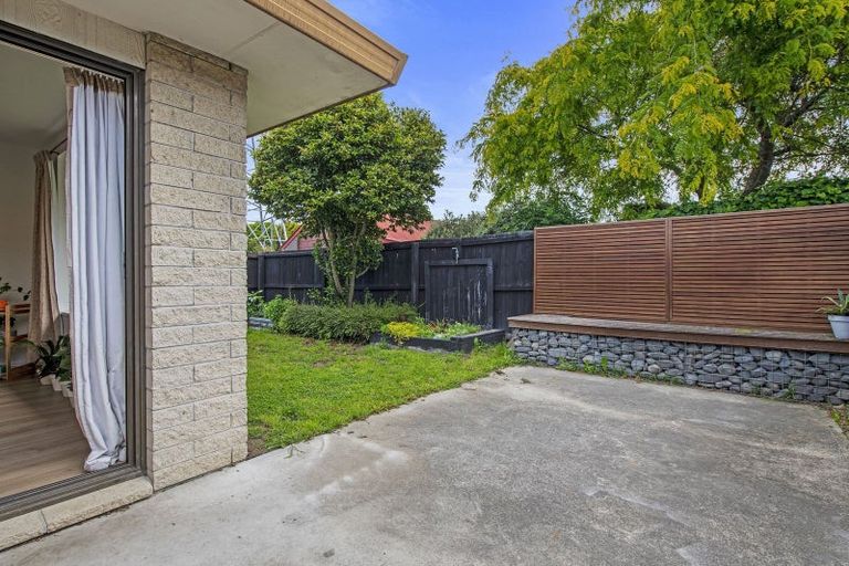 Photo of property in 2/99 Denise Crescent, Hornby, Christchurch, 8042