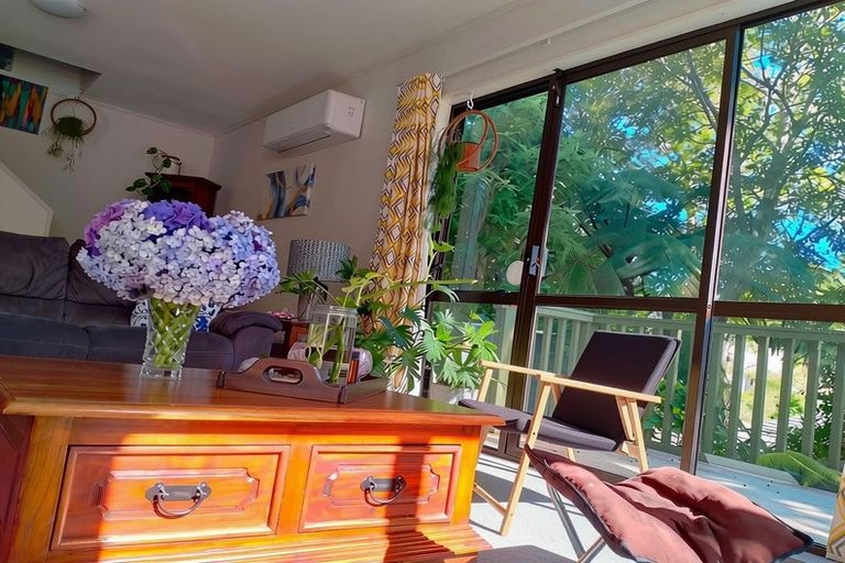 Photo of property in 2/51 Singers Road, Korokoro, Lower Hutt, 5012