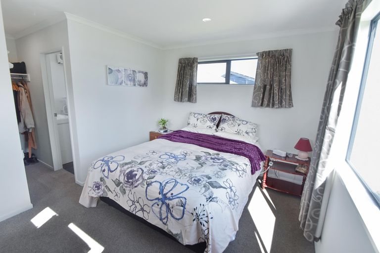 Photo of property in 17 Cirrus Place, Omarama, 9412