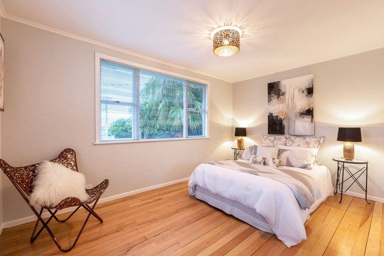 Photo of property in 48 Longburn Road, Henderson, Auckland, 0610