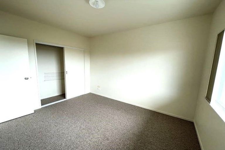 Photo of property in 14/242 Great North Road, Henderson, Auckland, 0612