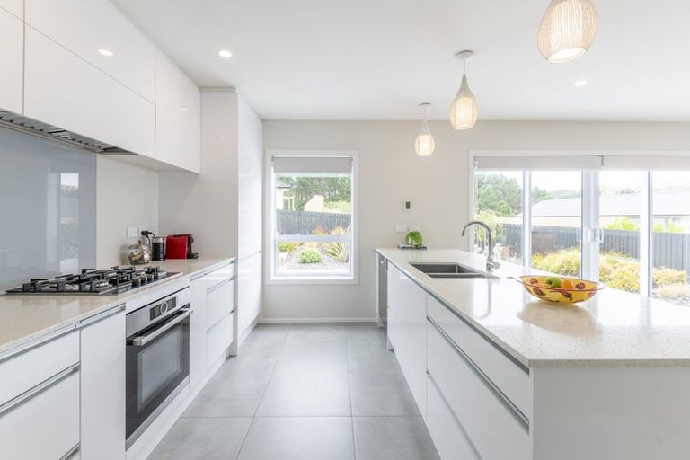 Photo of property in 16 Prestbury Grove, Churton Park, Wellington, 6037