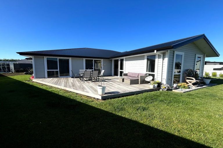 Photo of property in 21 Read Crescent, Clive, 4102