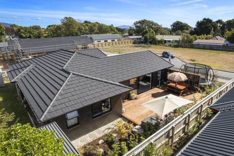 Photo of property in 5 Te Puke Te Ao Way, Otaki, 5512