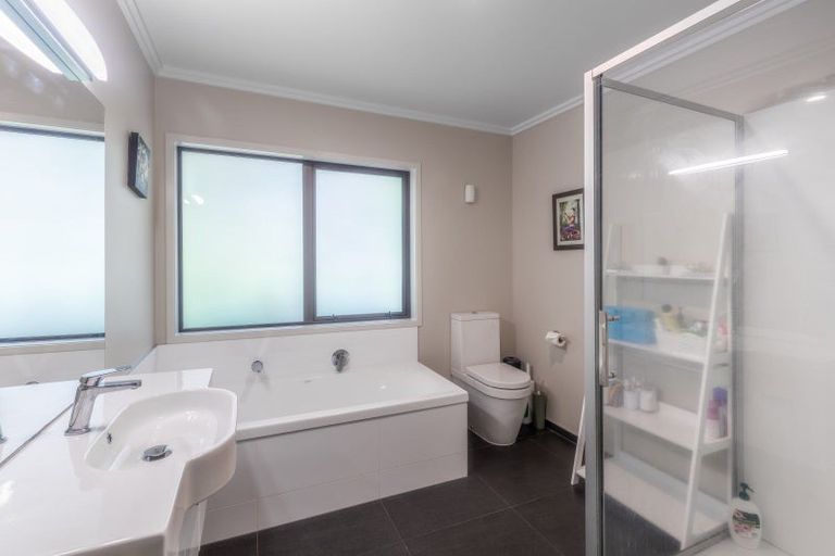 Photo of property in 3 Cessna Lane, Glen Avon, New Plymouth, 4312