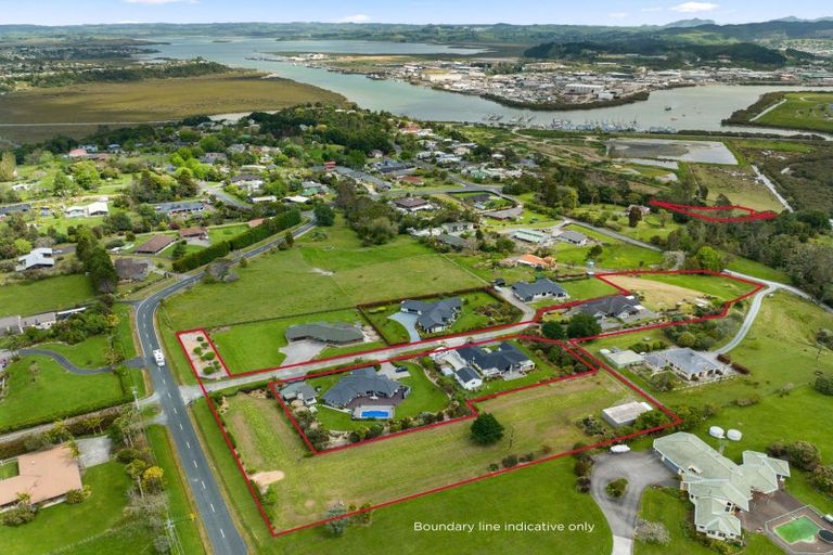 Photo of property in 14 Summerfield Way, Parahaki, Whangarei, 0112
