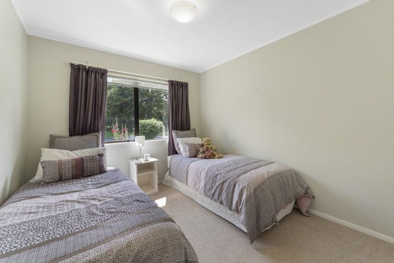Photo of property in 40 Walton Avenue, Waikanae, 5036
