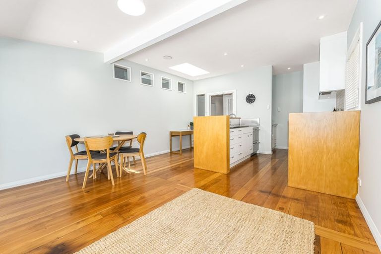 Photo of property in 73 Oroua Street, Eastbourne, Lower Hutt, 5013