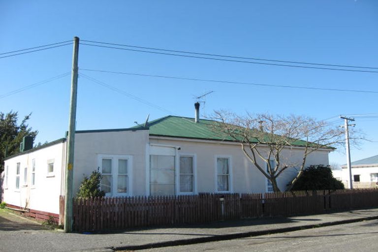 Photo of property in 98 Pembroke Street, Carterton, 5713