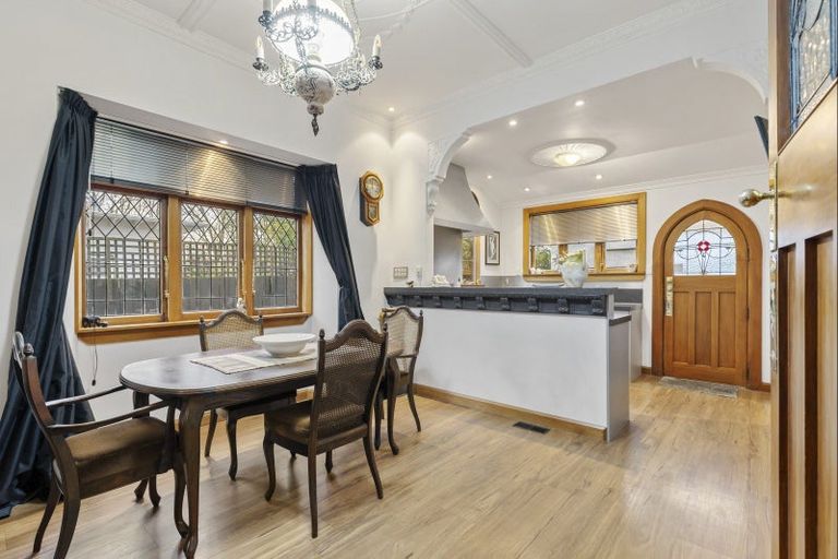 Photo of property in 209 Victoria Avenue, Hokowhitu, Palmerston North, 4410