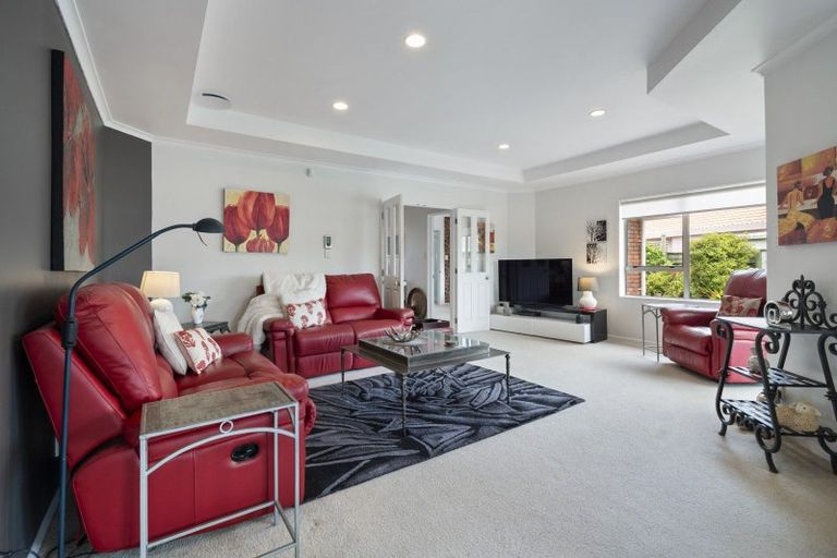 Photo of property in 31 Caroline Crescent, Highbury, Palmerston North, 4412