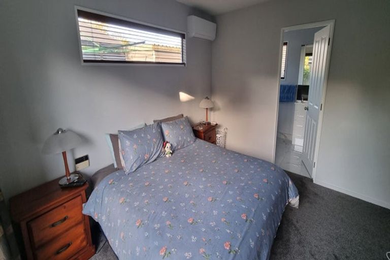 Photo of property in 7 Monterey Place, Parklands, Christchurch, 8083