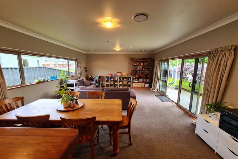 Photo of property in 31 Crewe Crescent, Hokowhitu, Palmerston North, 4410